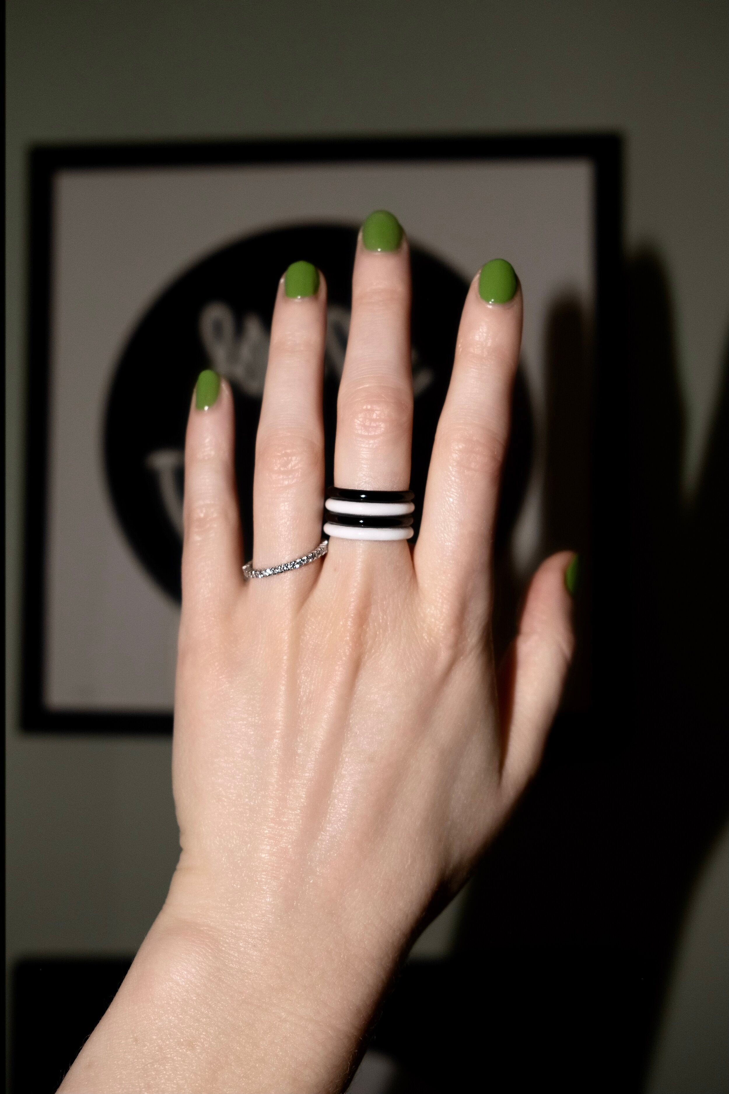 The Optic Set of Four Enamel Rings