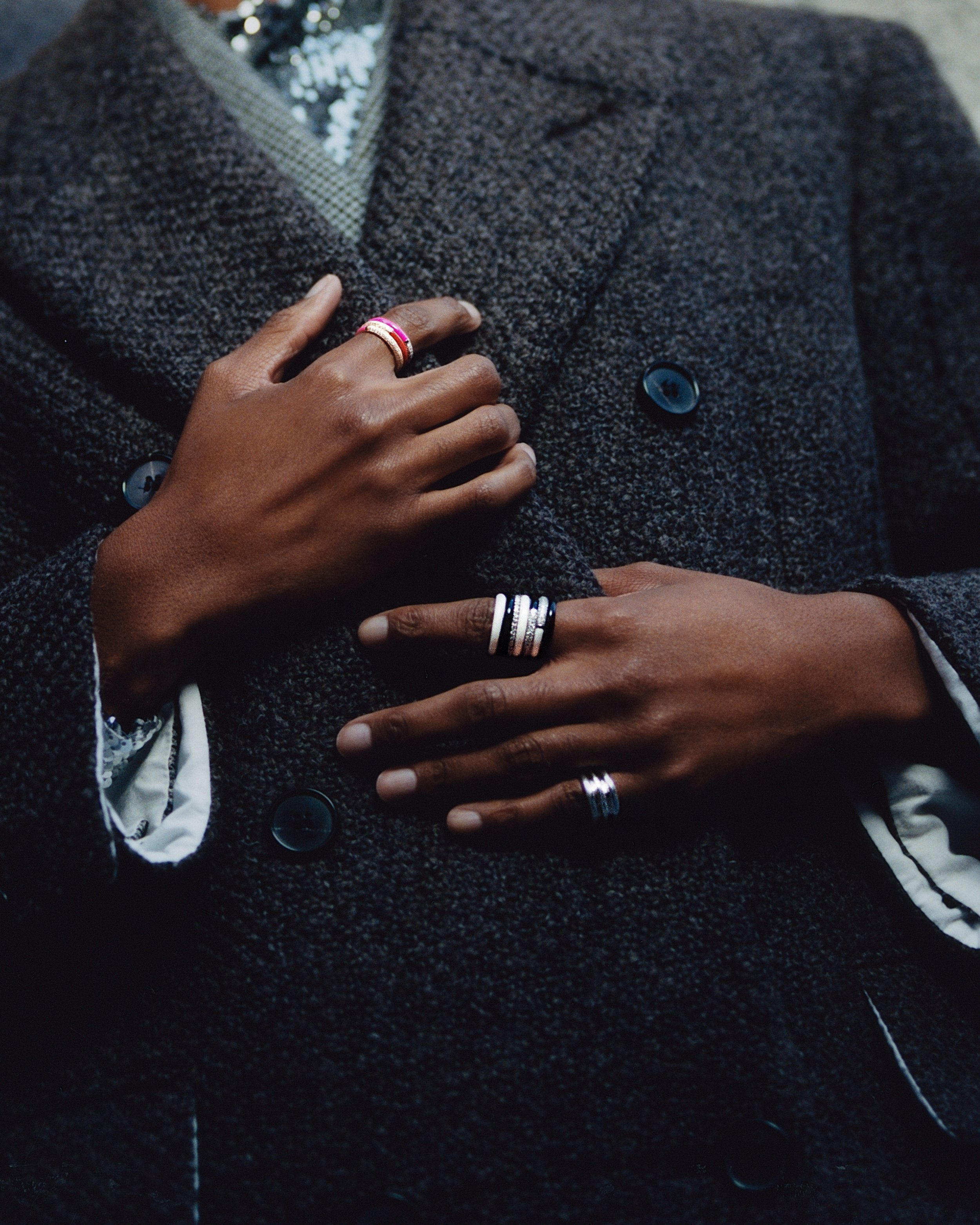 The Optic Set of Four Enamel Rings